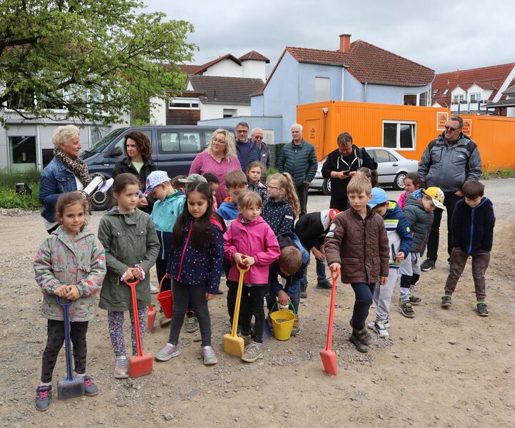Datei:Kindergarten Dühren Zeitkapsel Gruppenfoto.jpg