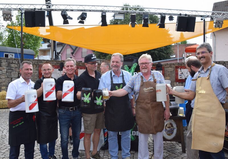 Datei:Fassbieranstich Bierdorf 2018 02.JPG